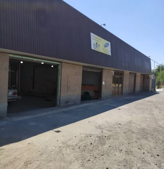 Auto-service: shock absorber repair/ sale
