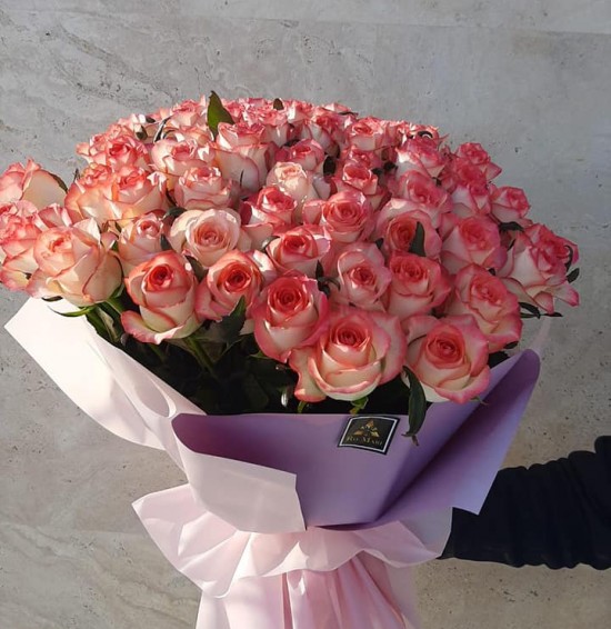 Online sale of fresh flowers in Gyumri