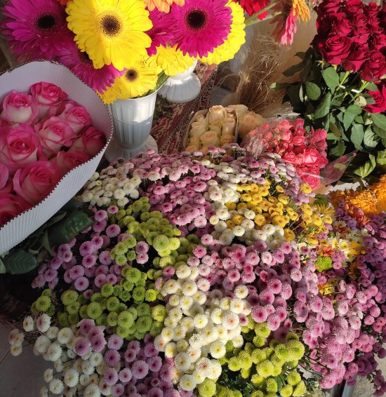 Online sale of fresh flowers in Gyumri