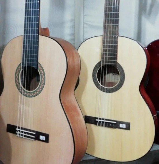 Online sale of guitars