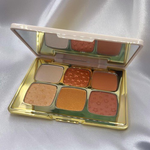 Online cosmetics store MakeUpHye